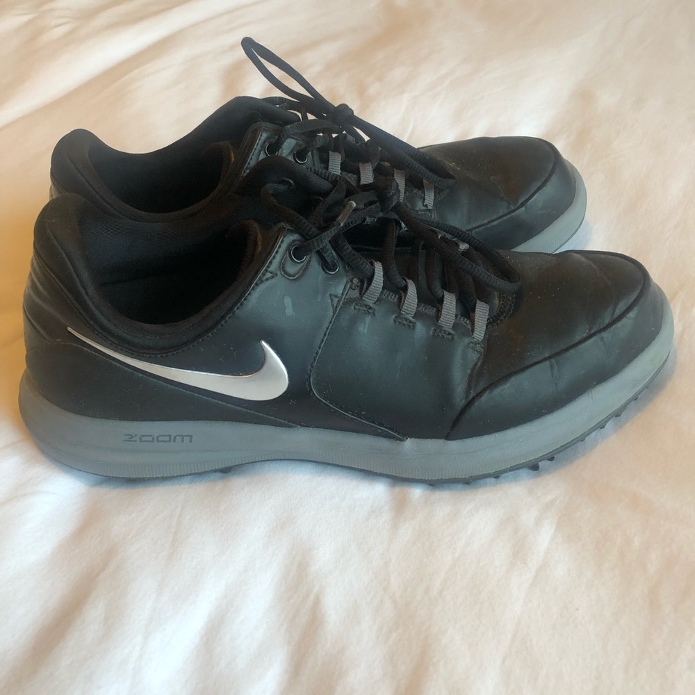 Men’s Nike golf shoes. Black and gray. Size 12